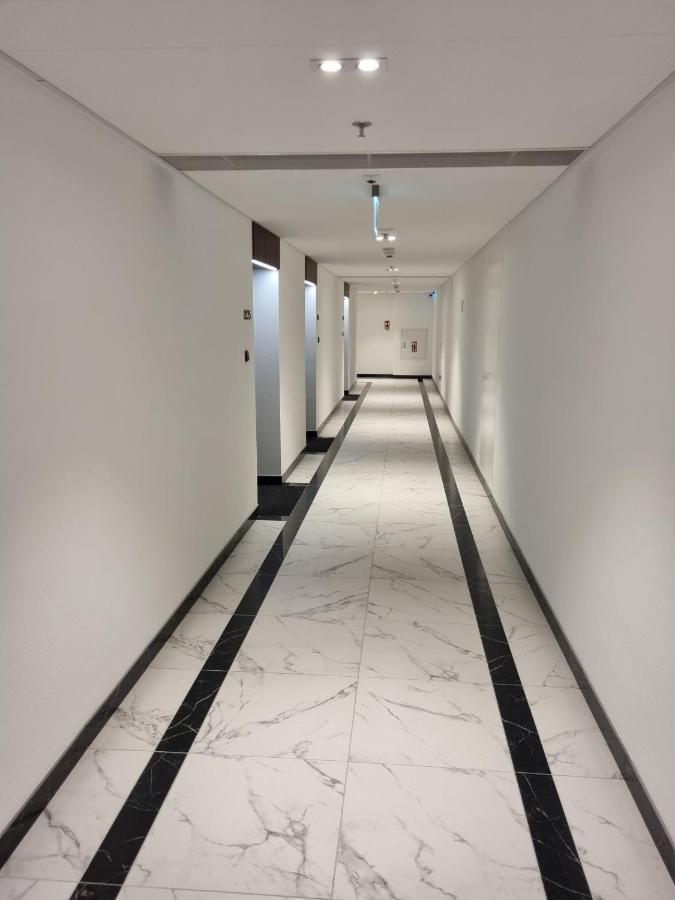 Jbhotels Apartament Comfort Hanza Tower Szczecin Exterior photo